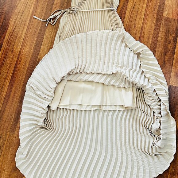 NWT!! Banana Republic Halter Pleated Maxi Dress- XS Oyster Pearl Color - Picture 9 of 11